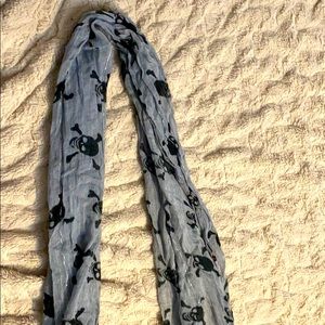 Skull scarf
